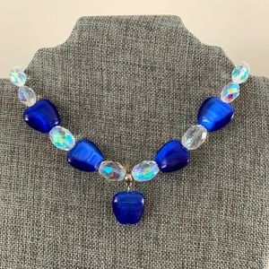 Choker necklace with Apple-shaped glass beads intermixed with plastic be…